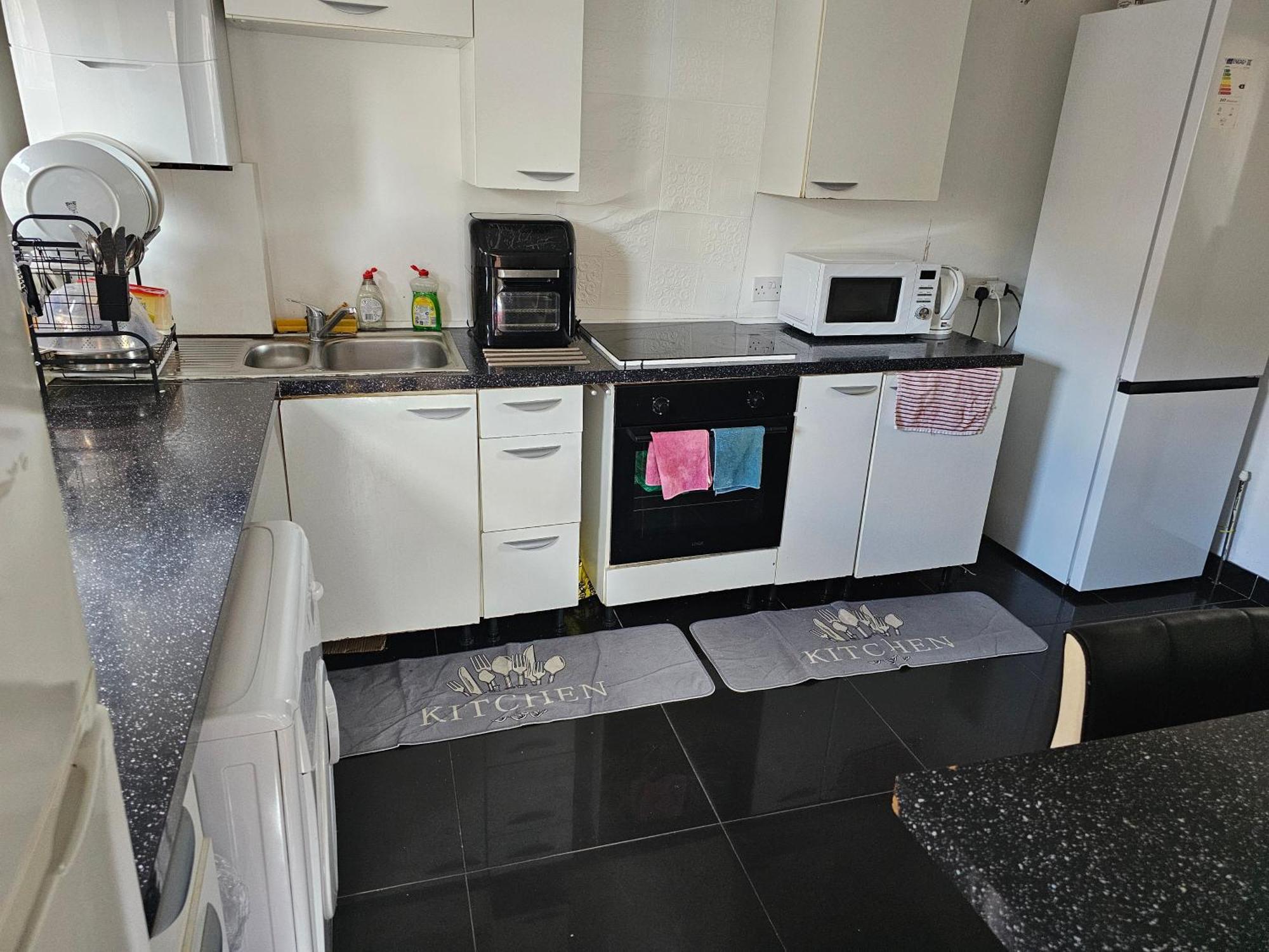 Available Rooms At Buckingham Road Doncaster Exterior photo
